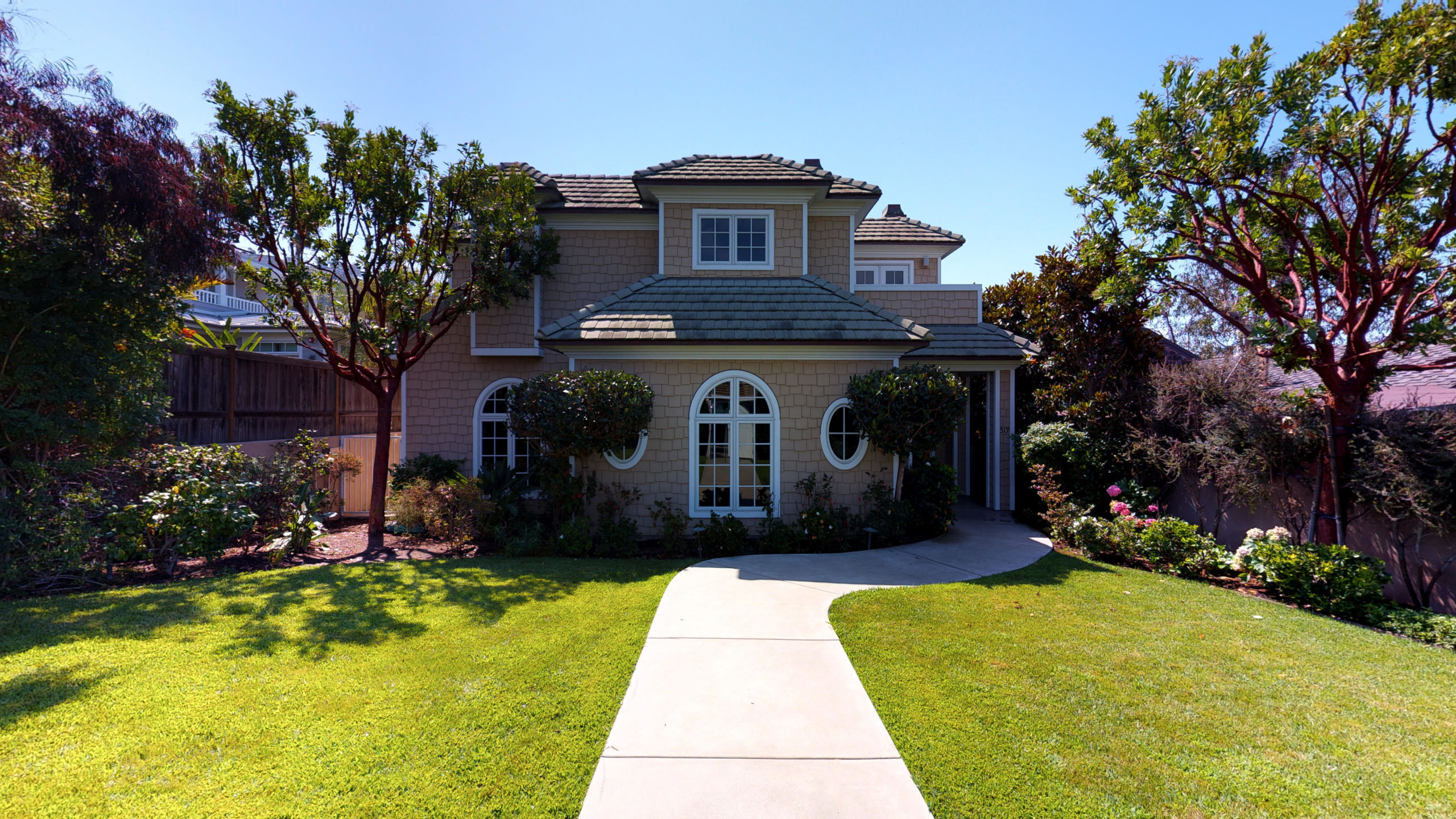 319 Agate St Laguna Beach 3D Tours Luxury Home Imaging in Orange